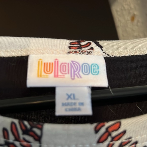 XL LulaRoe Randy - Picture 3 of 3